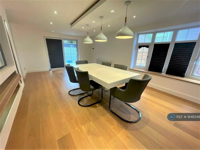 4 Bedroom Detached House To Rent In Stanley Road, Chapeltown, Sheffield, S35