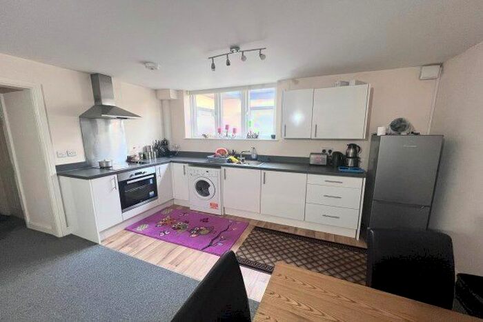 2 Bedroom Flat To Rent In Pelham Road, Nottingham, NG5