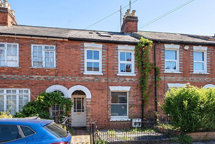 2 Bedroom Terraced House For Sale In Donnington Gardens, Reading, Berkshire, RG1