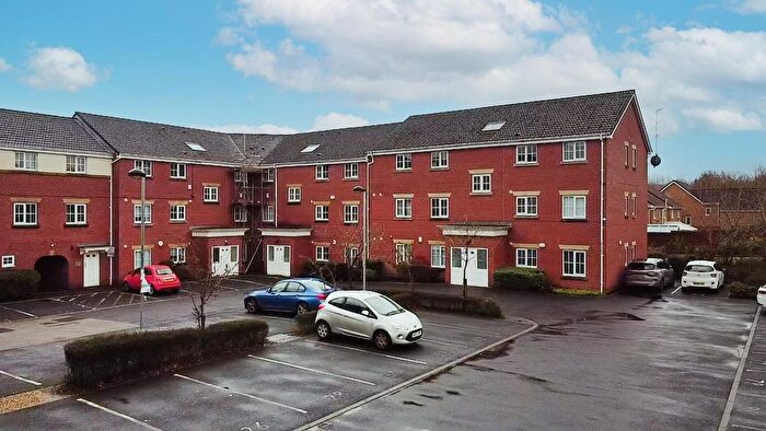2 Bedroom Flat For Sale In Dingle Close, Radcliffe, Manchester, M26