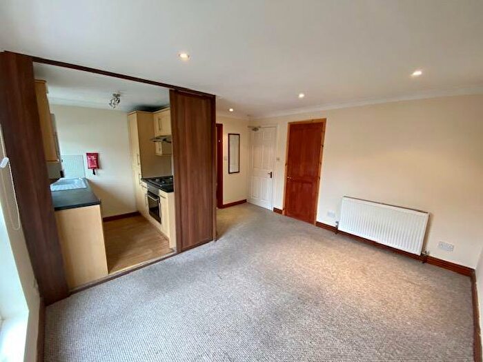 1 Bedroom Apartment To Rent In Queen Street, Maidenhead, SL6