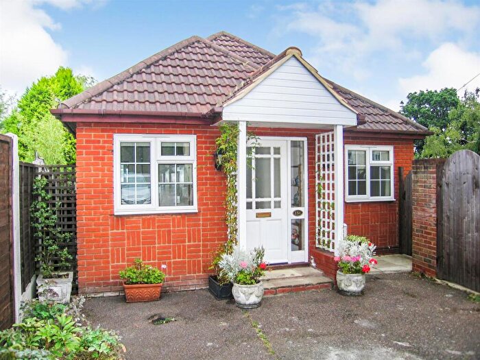 2 Bedroom Bungalow To Rent In Main Road, Danbury, CM3