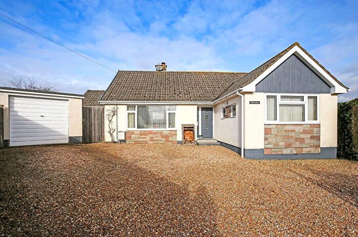 4 Bedroom Bungalow For Sale In Romsey Road, Whiteparish, Salisbury, Wiltshire, SP5