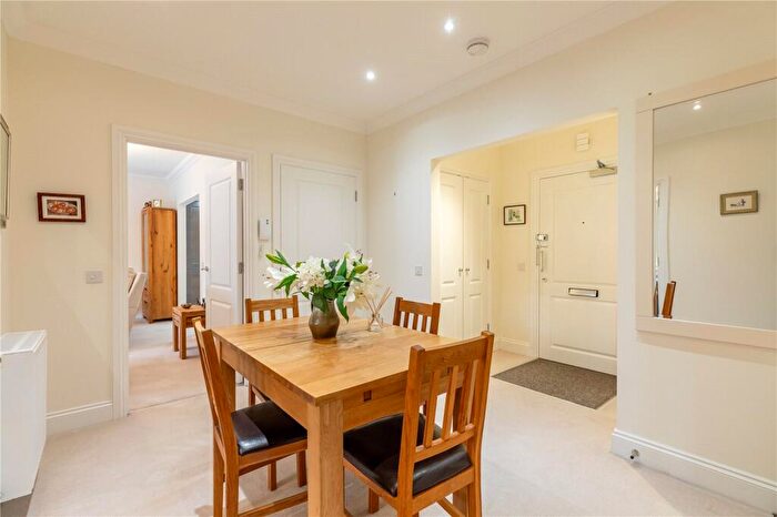 2 Bedroom Apartment For Sale In Priory Court, Marlborough, Wiltshire, SN8