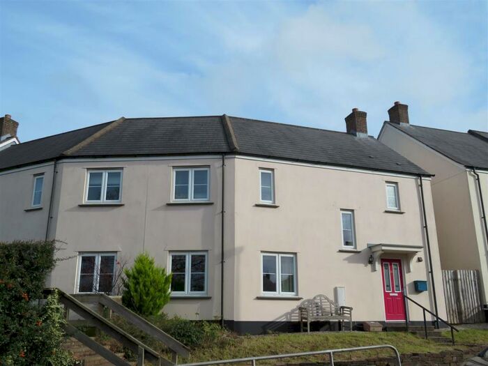 3 Bedroom End Of Terrace House To Rent In Oakfield Road, Hatherleigh, Okehampton, EX20