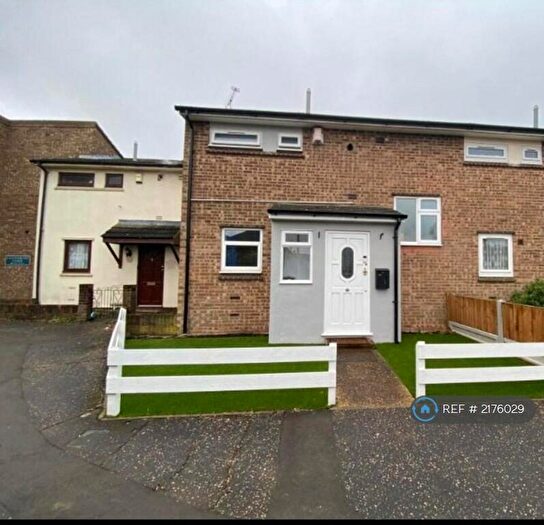 3 Bedroom Terraced House To Rent In Canterbury Close, Basildon, SS14