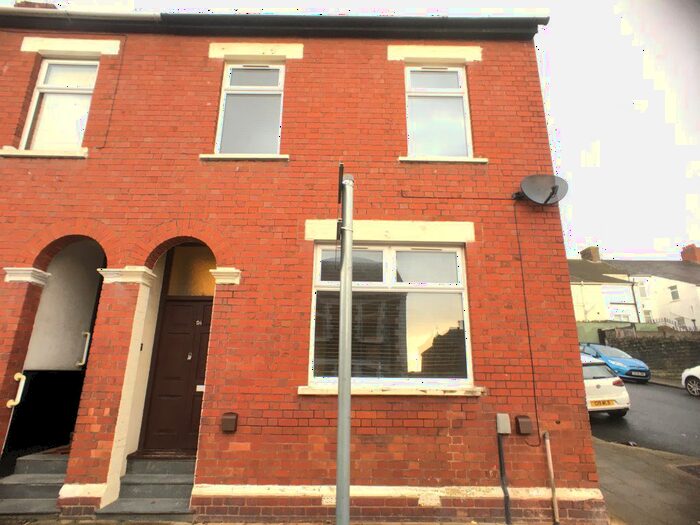 2 Bedroom Property To Rent In Queen Street, Barry, CF62