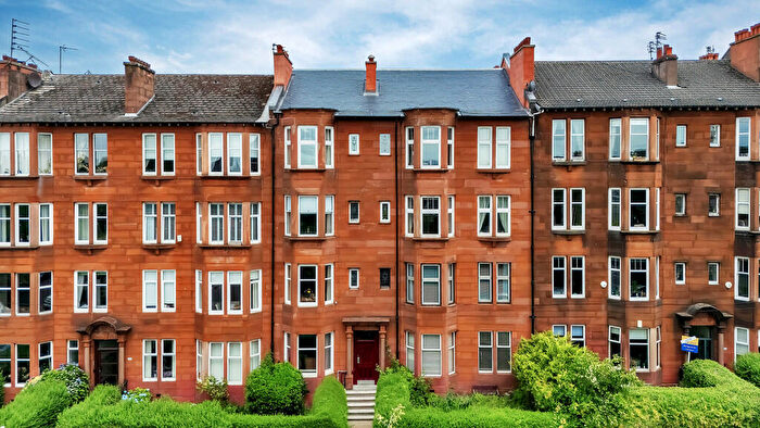 2 Bedroom Flat For Sale In Crow Road, Broomhill, G11
