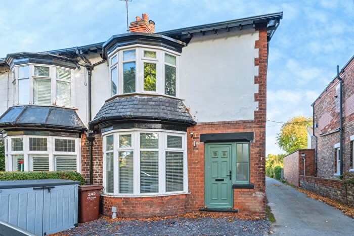 3 Bedroom Terraced House For Sale In Victoria Avenue, Hull, HU5