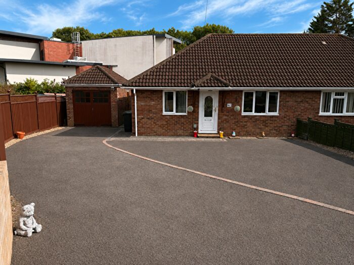2 Bedroom Bungalow For Sale In Westbourne Close, Yeovil, BA20