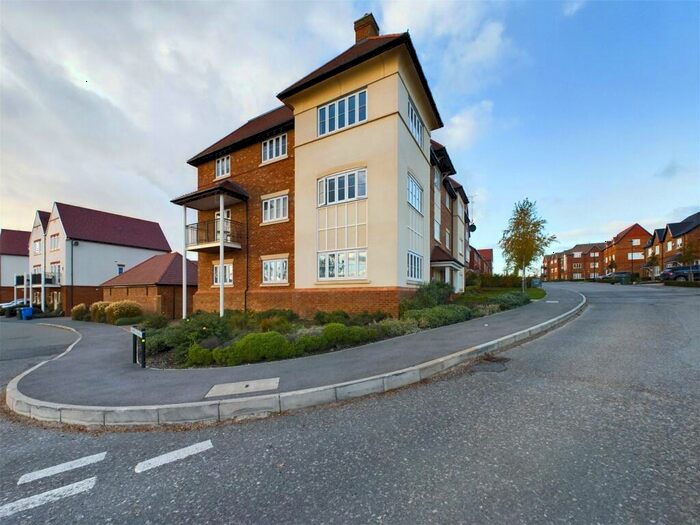 2 Bedroom Apartment To Rent In Rosebay Crescent, Warfield, Berkshire, RG42