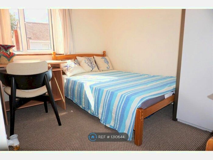 1 Bedroom Property To Rent In New Town Street, Canterbury, CT1