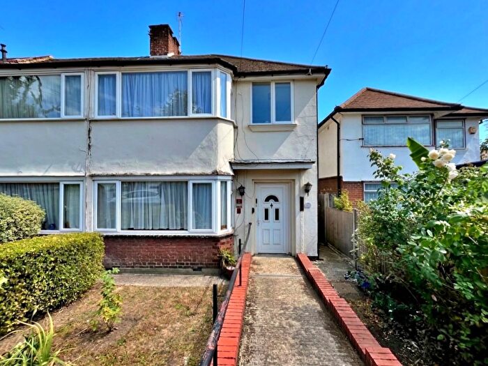 3 Bedroom Terraced House For Sale In Hadden Way, Greenford, UB6