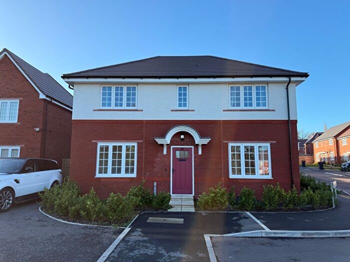 4 Bedroom Detached House For Sale In Divot Drive, Birmingham, B31