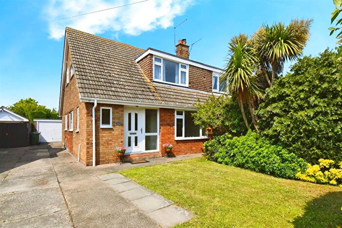 3 Bedroom Semi-Detached Bungalow For Sale In Hooks Lane, Thorngumbald, Hull, HU12