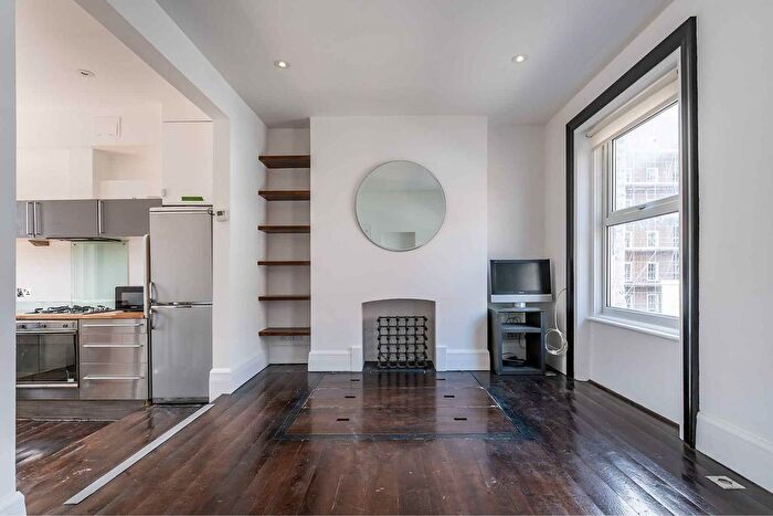 2 Bedroom Flat For Sale In Praed Street, London, W2