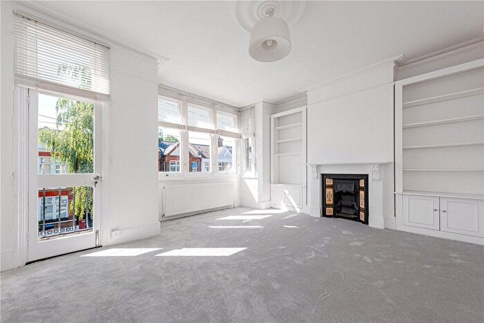 3 Bedroom Flat For Sale In Clifford Gardens, London, NW10