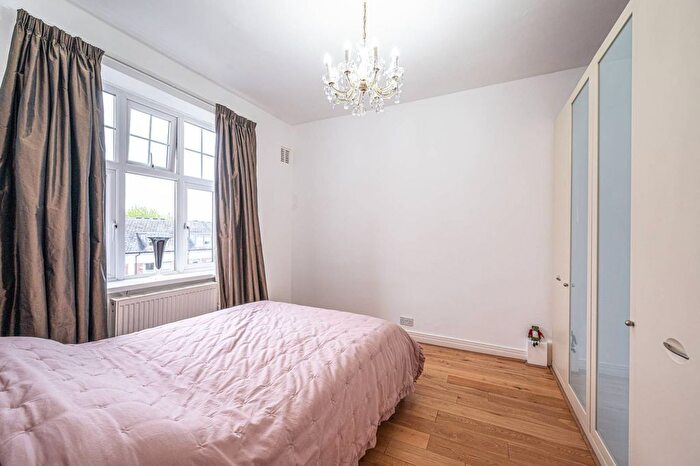 2 Bedroom Flat To Rent In Belsize Grove, Belsize Park, London, NW3