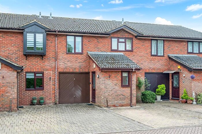 4 Bedroom Terraced House To Rent In The Orchard, Banstead, SM7