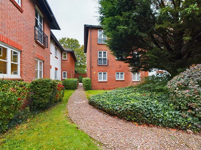 2 Bedroom Apartment To Rent In Henry Close, Enfield, EN2