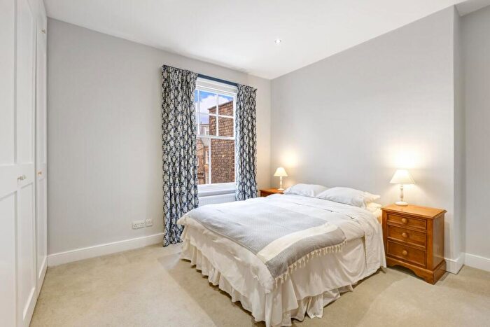 2 Bedroom Flat To Rent In Cambridge Road, London, SW11