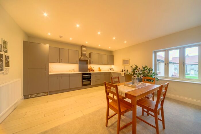 3 Bedroom Maisonette For Sale In Long Hazel Mead, Sparkford, Yeovil, BA22