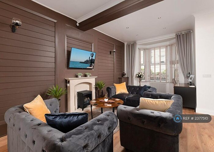 3 Bedroom Terraced House To Rent In Westferry Road, London, E14