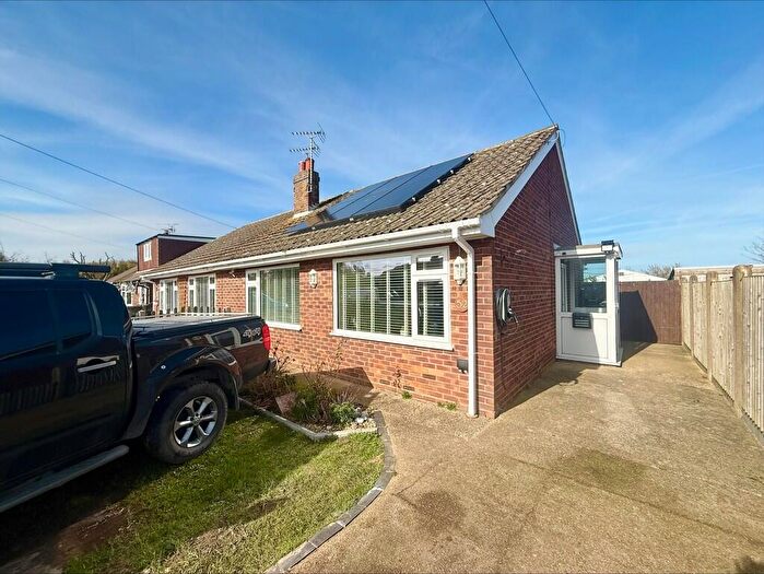 2 Bedroom Semi-Detached Bungalow For Sale In Heather Avenue, Scratby, NR29