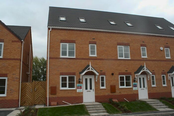 4 Bedroom Semi-Detached House To Rent In Smallbridge Close, Monk Bretton, Barnsley, S71