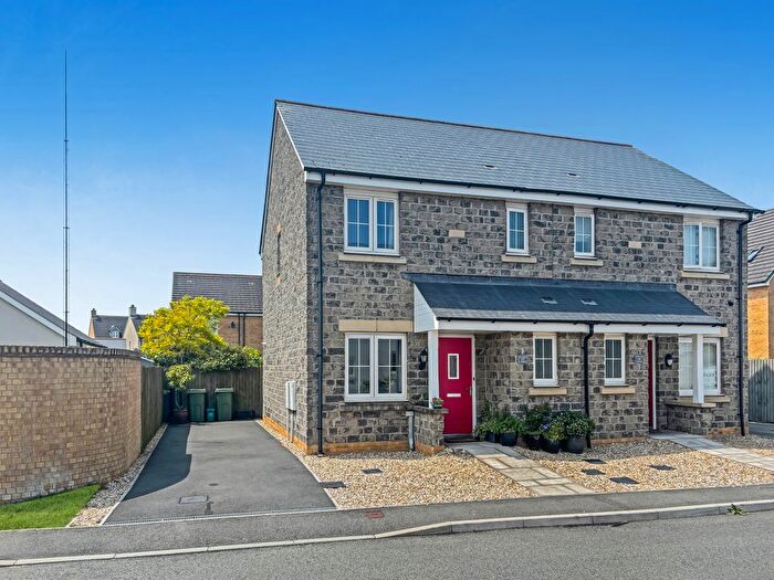 3 Bedroom Semi-Detached House For Sale In Y Ffowndri, Llanelli, SA15