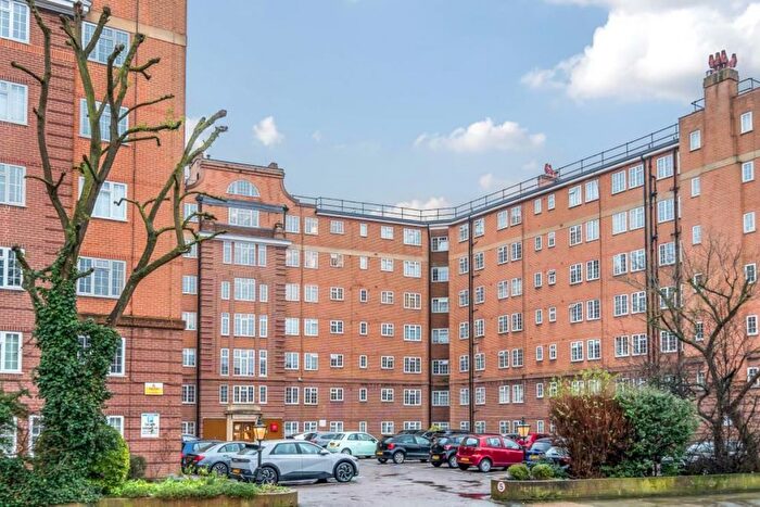 2 Bedroom Flat For Sale In Stamford Court, Goldhawk Road, London, W6
