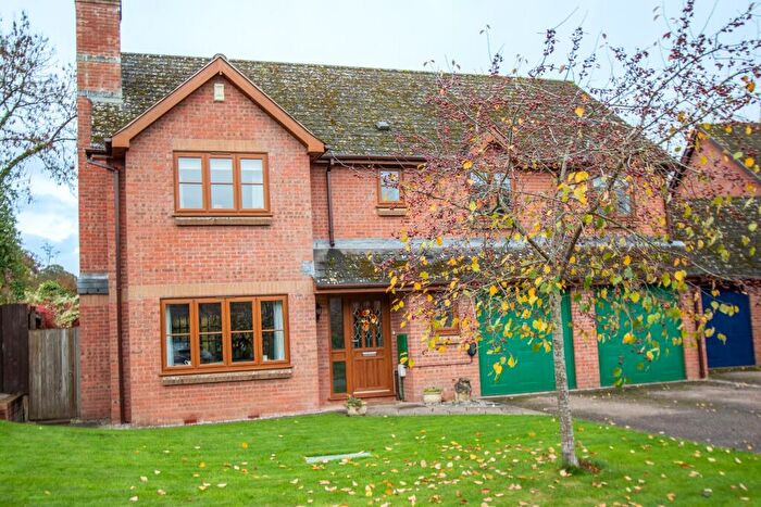 5 Bedroom Detached House For Sale In Webbers Close, Whimple, EX5