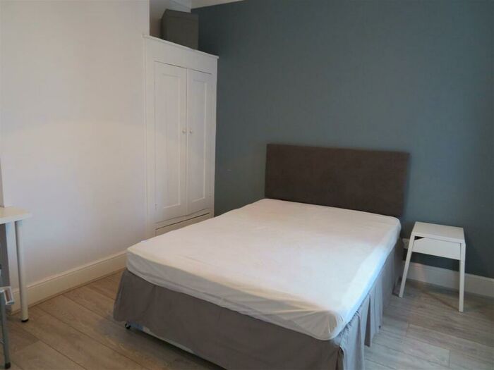 6 Bedroom House To Rent In Edmund Road, Southsea, PO4