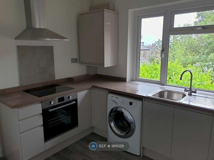 2 Bedroom Flat To Rent In Vernon Avenue, Huddersfield, HD1