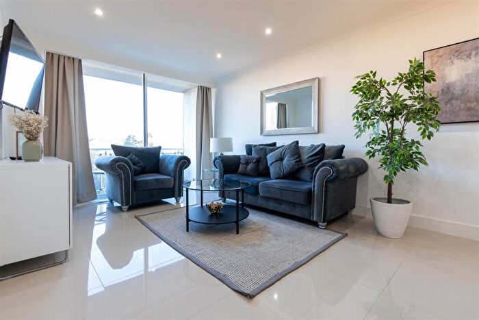 3 Bedroom Apartment To Rent In Regent Court, St John's Wood, NW8