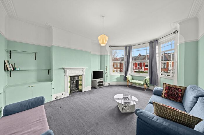 1 Bedroom Flat For Sale In Hamilton Road, London, NW10