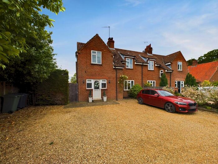 3 Bedroom Semi-Detached House For Sale In Swaffham Road, Narborough, King's Lynn, PE32