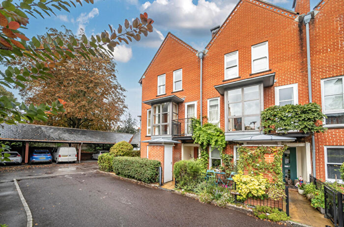 4 Bedroom House For Sale In Alison Way, Winchester, Hampshire, SO22