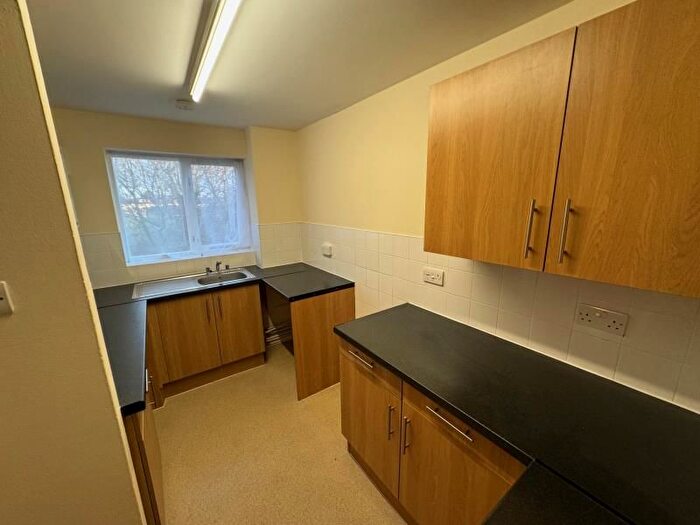 2 Bedroom Flat To Rent In Streamside Close, Edmonton, N9
