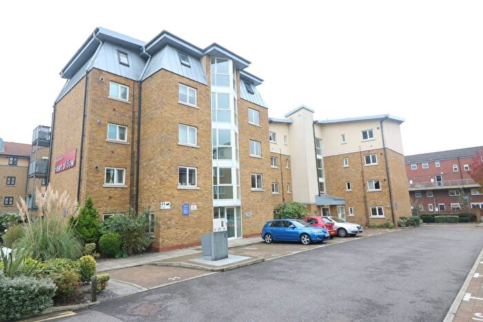 2 Bedroom Flat To Rent In Katherine Bell Tower, Bow, E3
