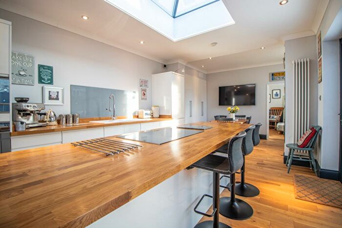 3 Bedroom End Of Terrace House For Sale In Hamlet Road, Southend-on-Sea, SS1