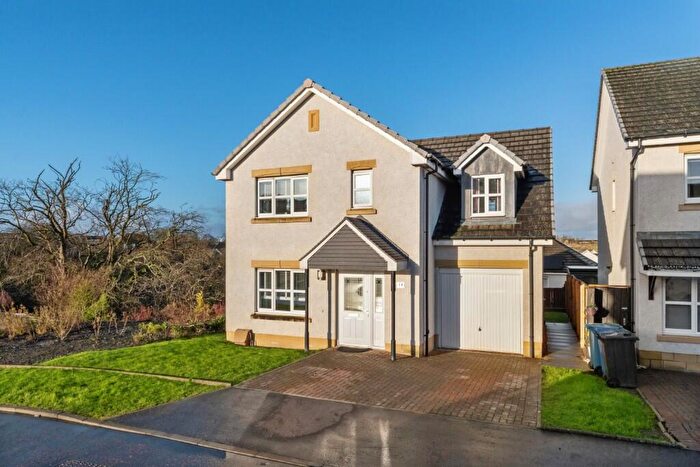 3 Bedroom Detached House For Sale In Dochart Crescent, Wallacefields, Glasgow, G33