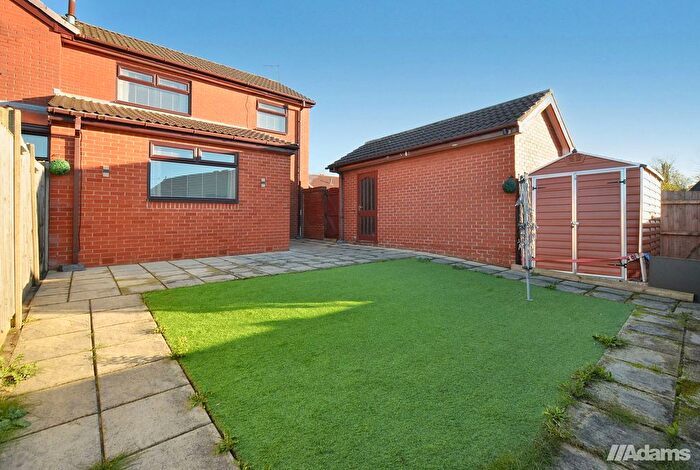 3 Bedroom Semi-Detached House For Sale In Melford Drive, Runcon, WA7