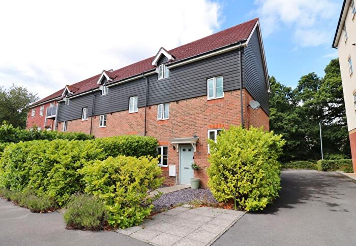 2 Bedroom End Of Terrace House For Sale In White's Way, Hedge End, SO30