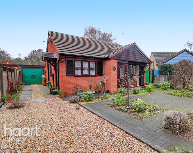 2 Bedroom Detached Bungalow For Sale In Sheraton Close, Lincoln, LN6