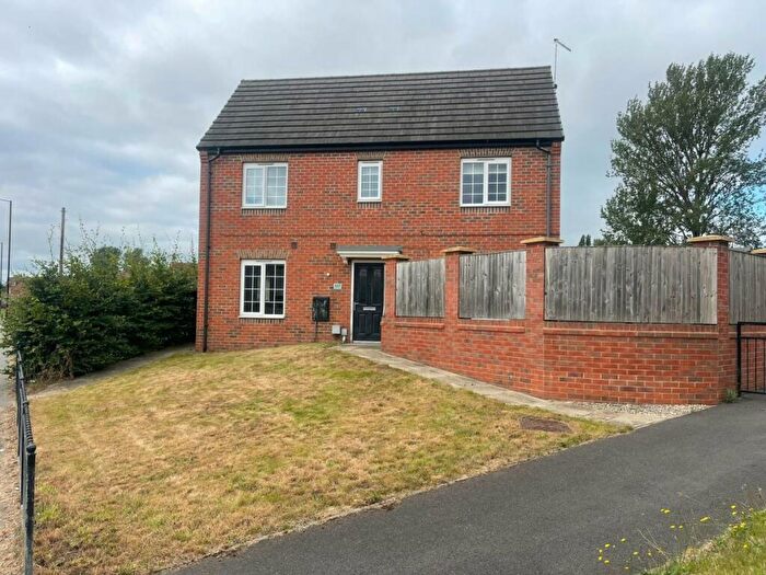 3 Bedroom Town House To Rent In Pastures Road, Mexborough, S64
