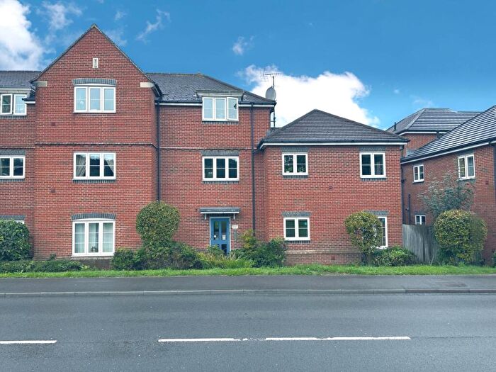 2 Bedroom Flat To Rent In Wolage Drive, Grove, OX12