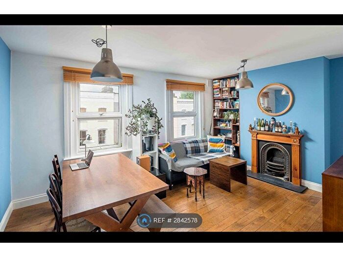 2 Bedroom Flat To Rent In Stoke Newington, London, N16