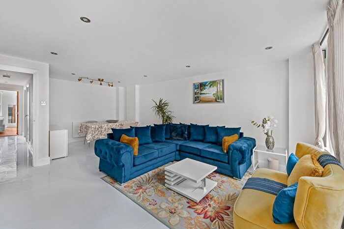 2 Bedroom Flat To Rent In Old Marylebone Road, Marylebone, NW1