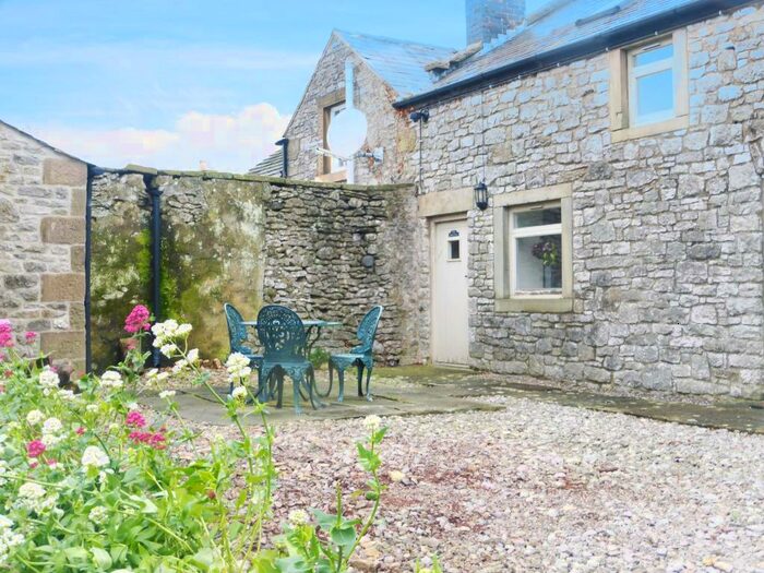 1 Bedroom Terraced House To Rent In Over Haddon, Bakewell, DE45